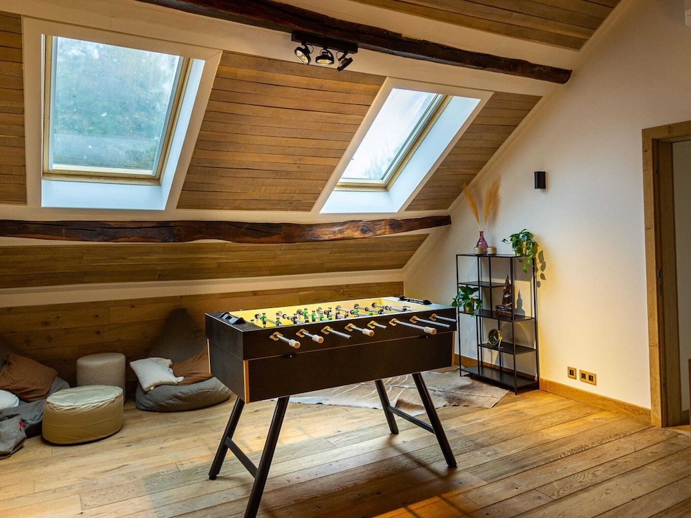Cosy Mansion With Private Terrace and Sauna