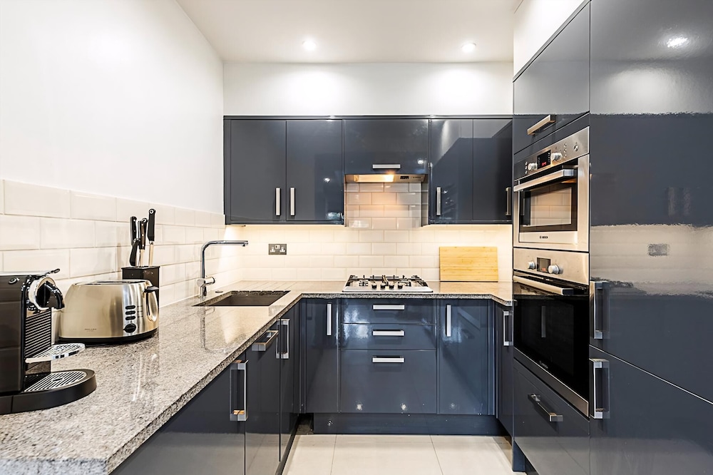Stylish Shepherd's Bush Flat With Patio