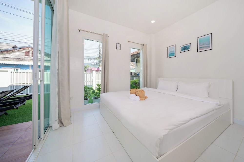 Beachfront 2BR Pool Villa DelMar Kamala