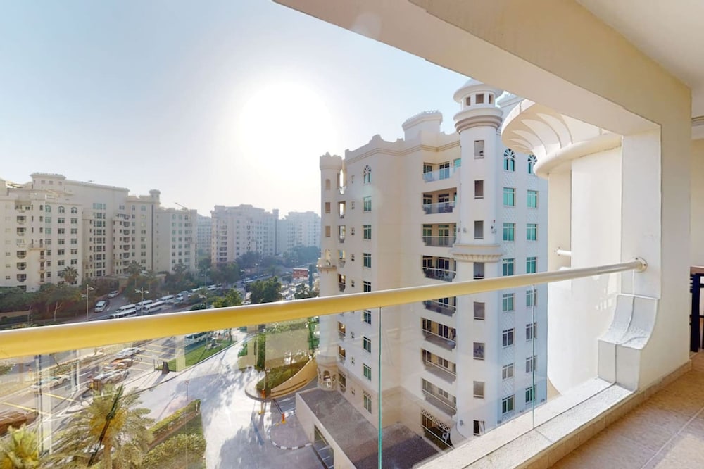 Al Dabas Beach Views 3BD Sleeps 6 Beachfront