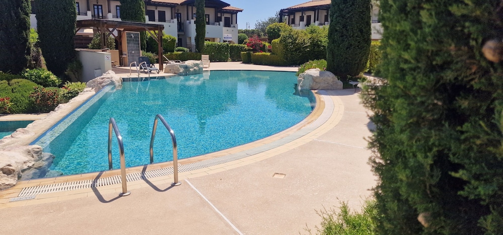 Da02 Adjacent to Aphrodite Hills Pool View