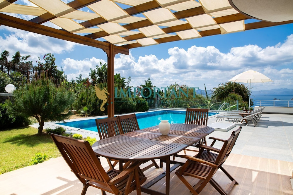 İmportantTravel BD4123 5Bedroomed Villa