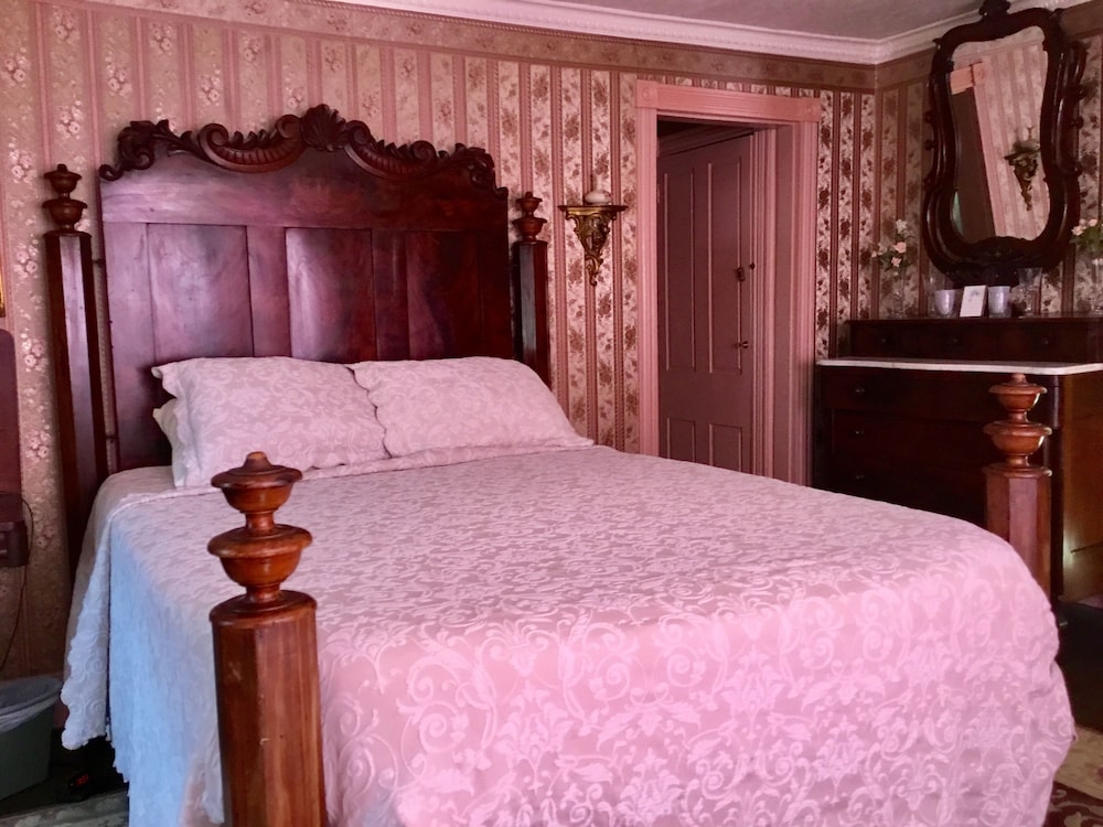 Governor's Bed and Breakfast