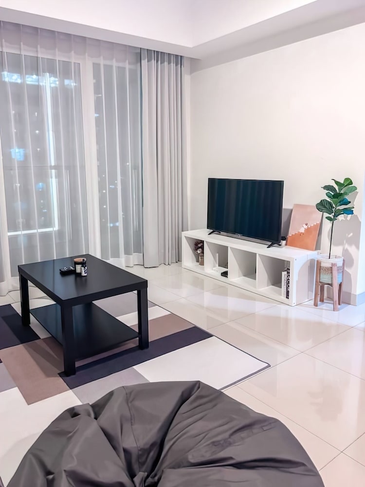 Staycation Jakarta Kensington Royal
