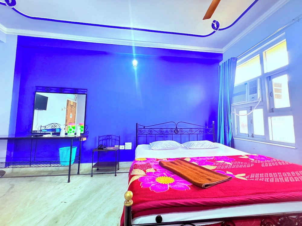 Binapani Hotel & Restaurant Tarapith