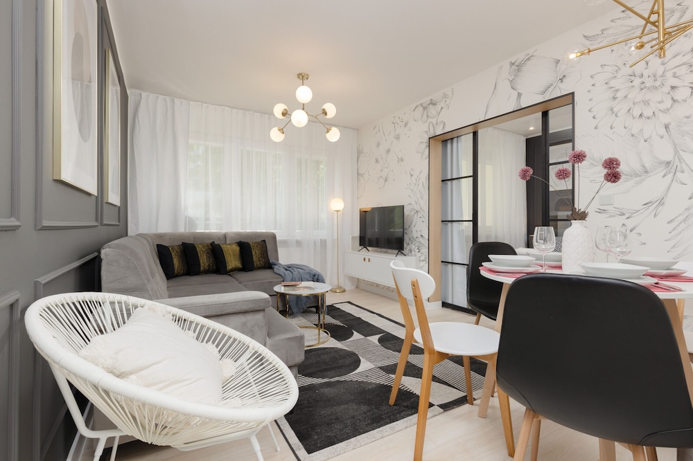 Puławska Apartment Mokotów by Renters view 5