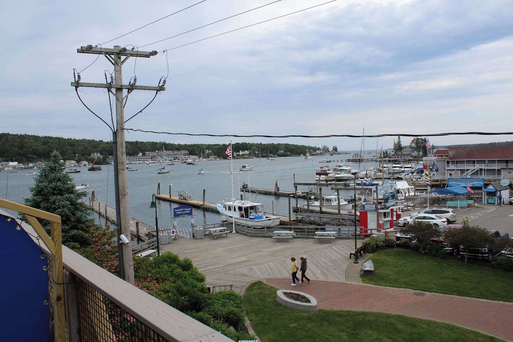 Fishermans Wharf Inn