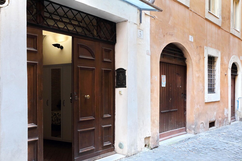 Sweet Life studio Rome