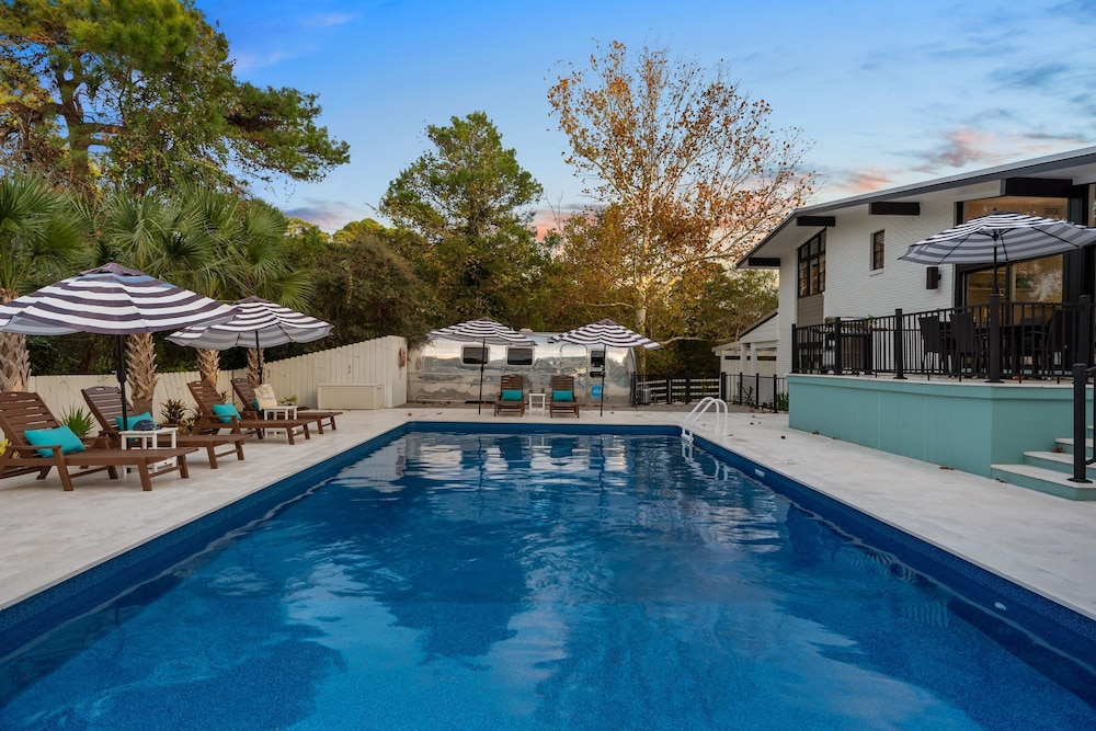 30A Florida Flashback by Avantstay Private Pool Golf Cart 3 Blocks to Beach