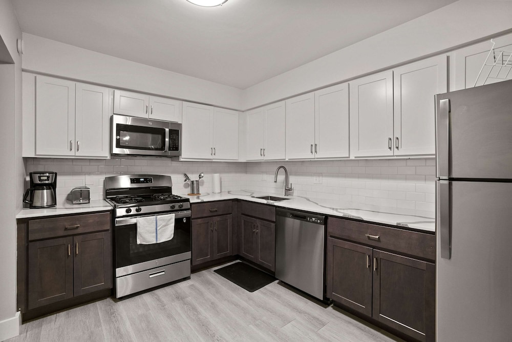 Cozy 2BR 2BA Apartment for the Family