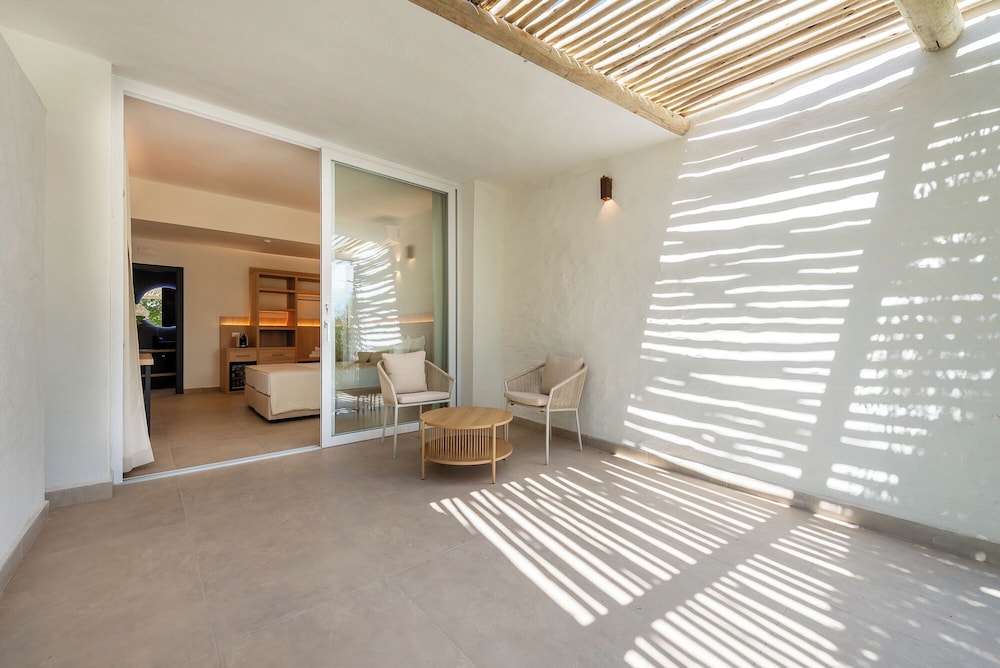 Cala Lupo Resort