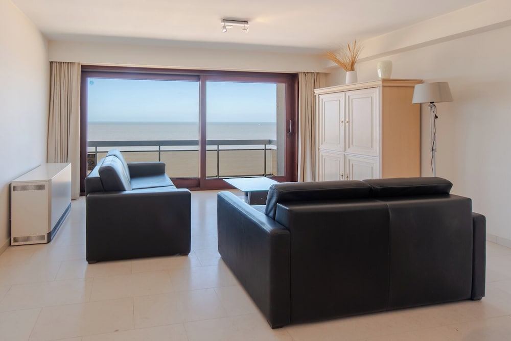 Apartment in Middelkerke With Sea Views