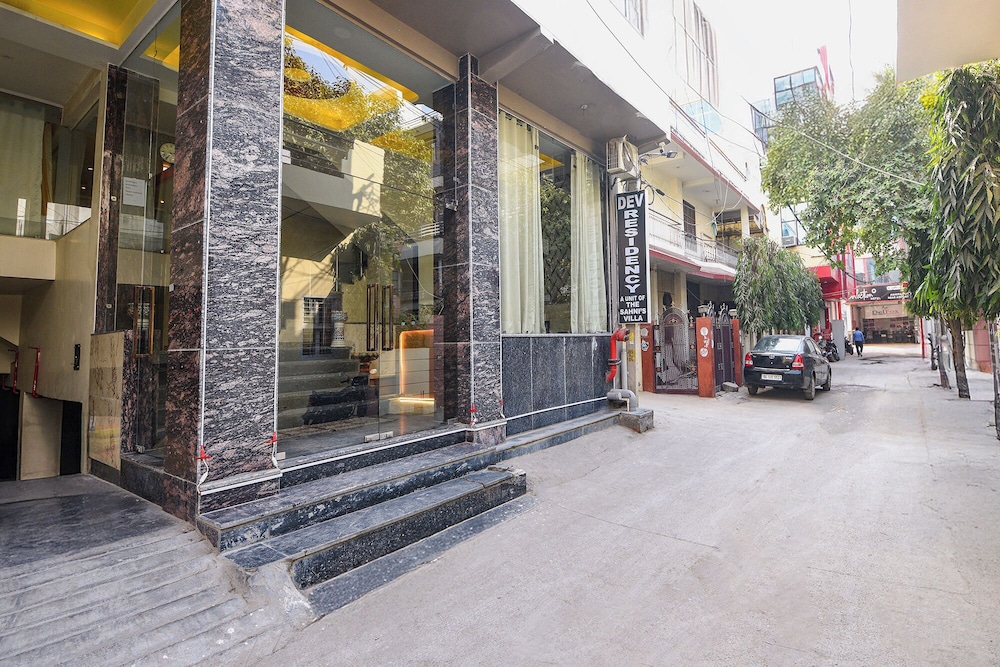Fabhotel Dev Residency