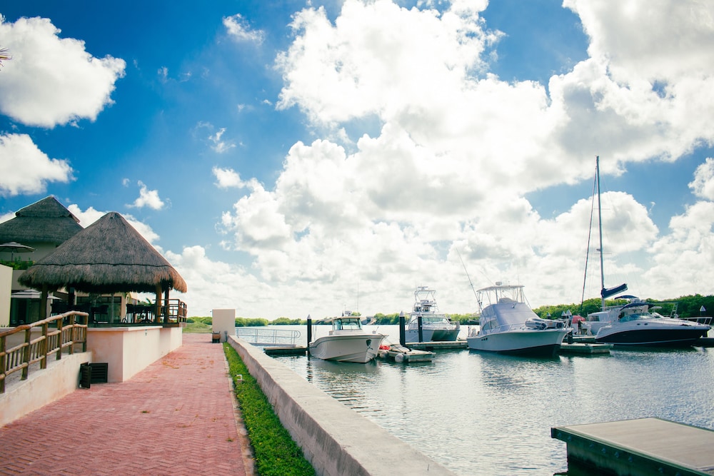 Grand Marina Hotel