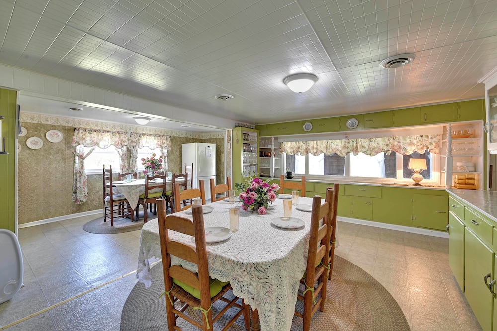 Hike & Fish: Rustic, Timeless Mckee Home w/ Yard