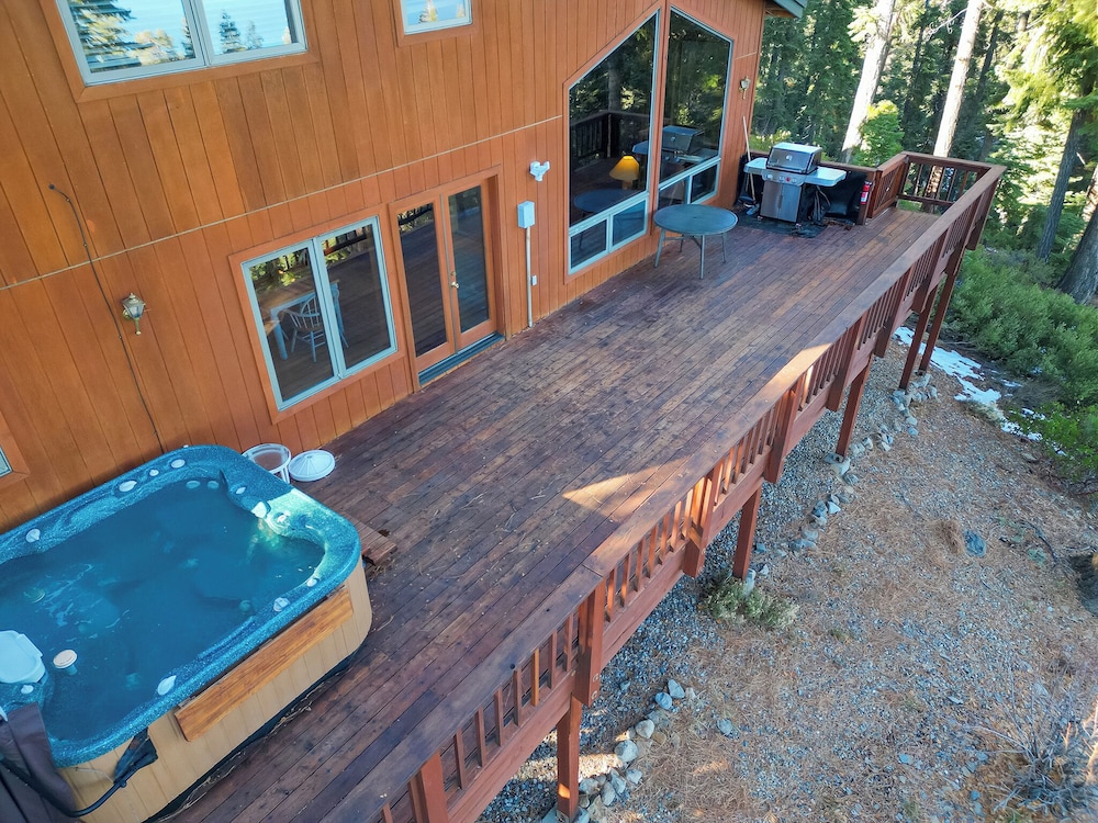 Lakeview Hideaway 3bdr for 8 w/ Private Hot Tub!