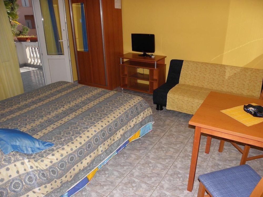 Photo 7