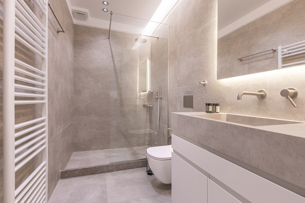 Phaedrus Living: Athens Luxury Residences Champagne
