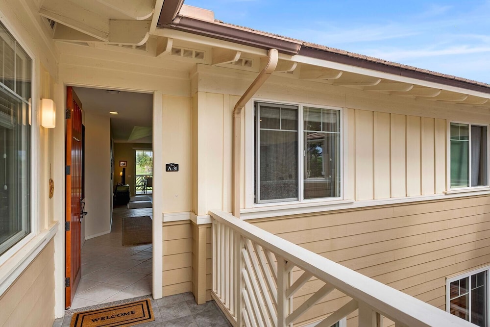 Top Floor - Amazing Golf & Mountain Views - Walk to Restaurants - Vrkcv