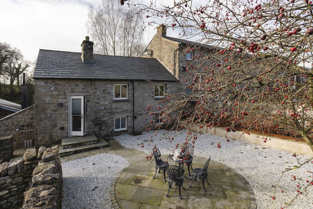 Stunning - 2 Bedroom - 2 Bathroom Home - Nr Kirkby Lonsdale view 2