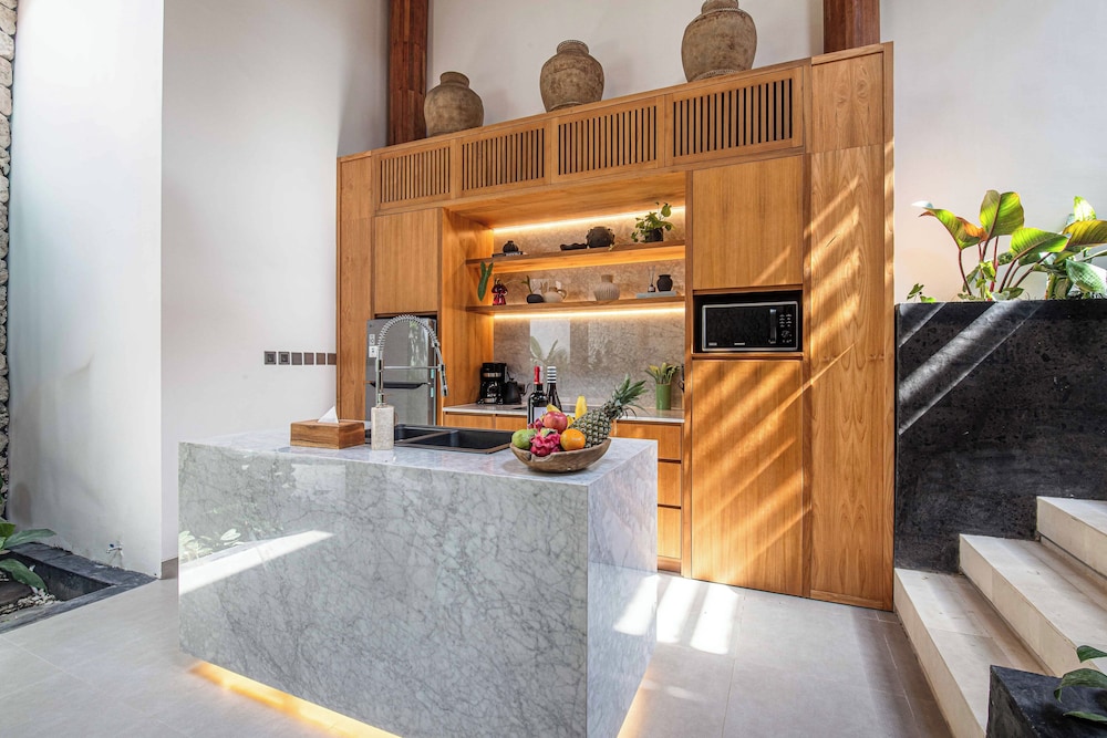 Luxury 2BR Retreat Jungle View Near Ubud Center