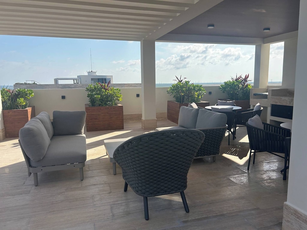 Cozy 1B & 1B Apartment Puerto Morelos With Private Beach
