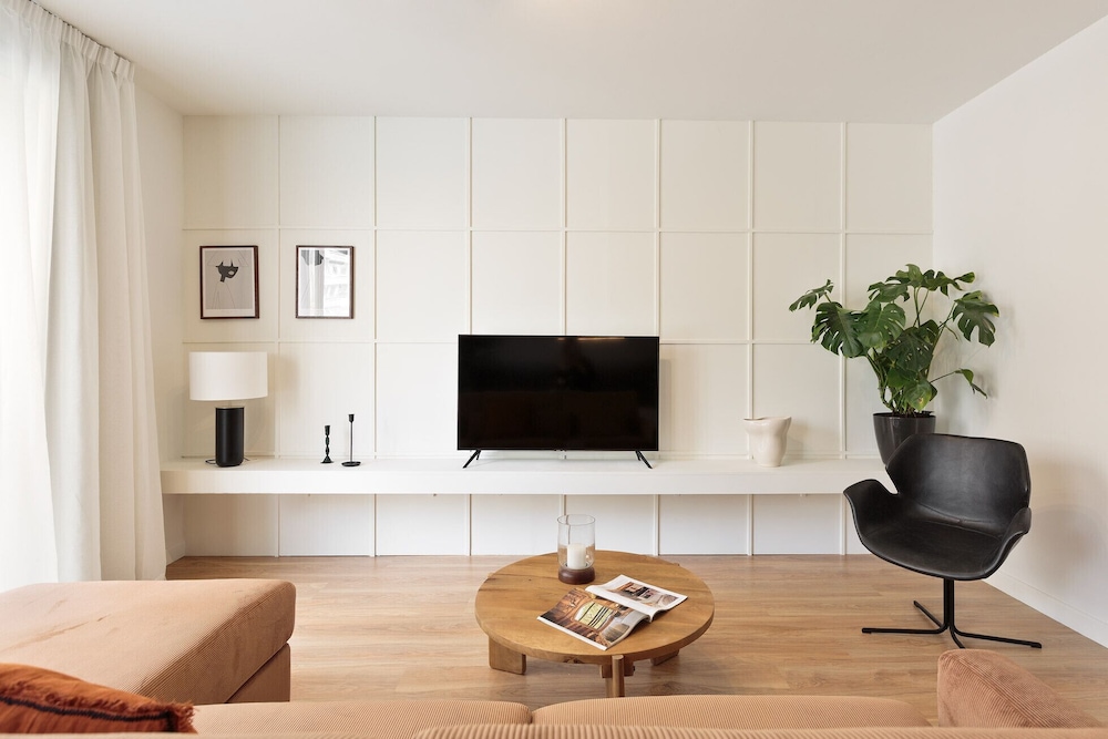 Casanova Apartments By Olala Homes