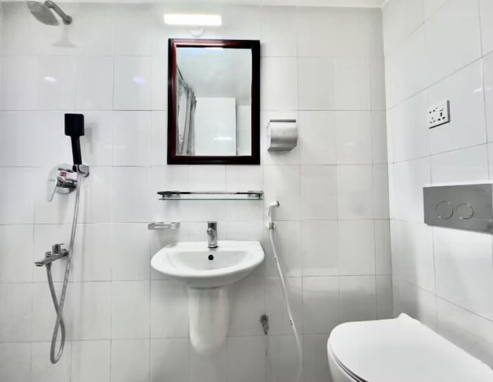 250 sq.ft Studio Apartment with Pool 3
