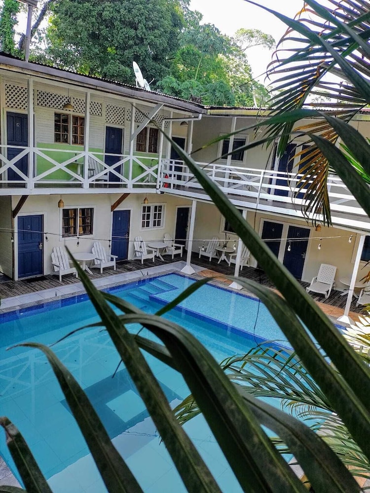 Lizard King Hotel & Suites