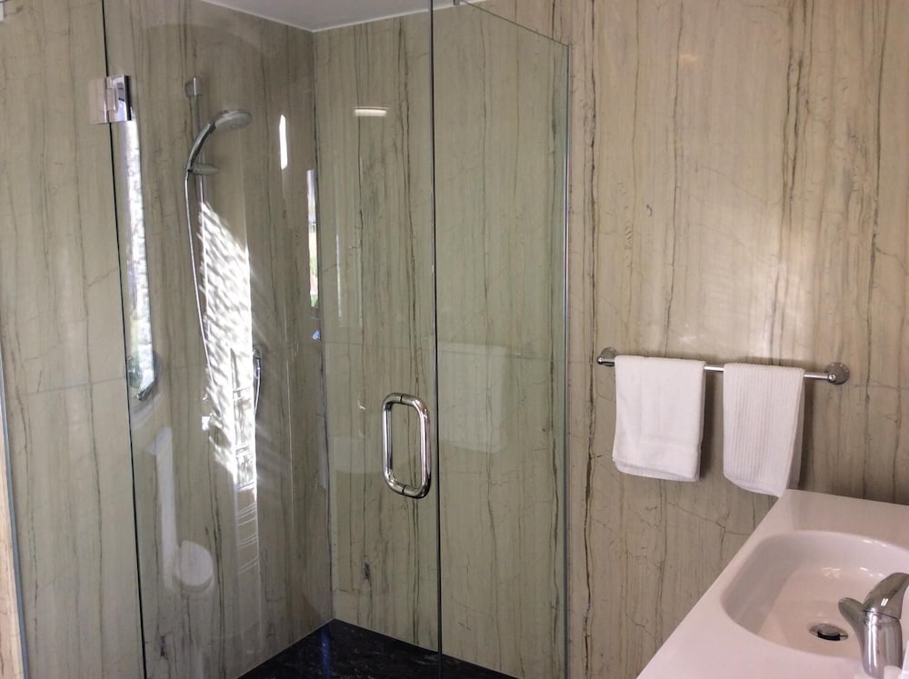 Golf Course Road Chalets — photo 40
