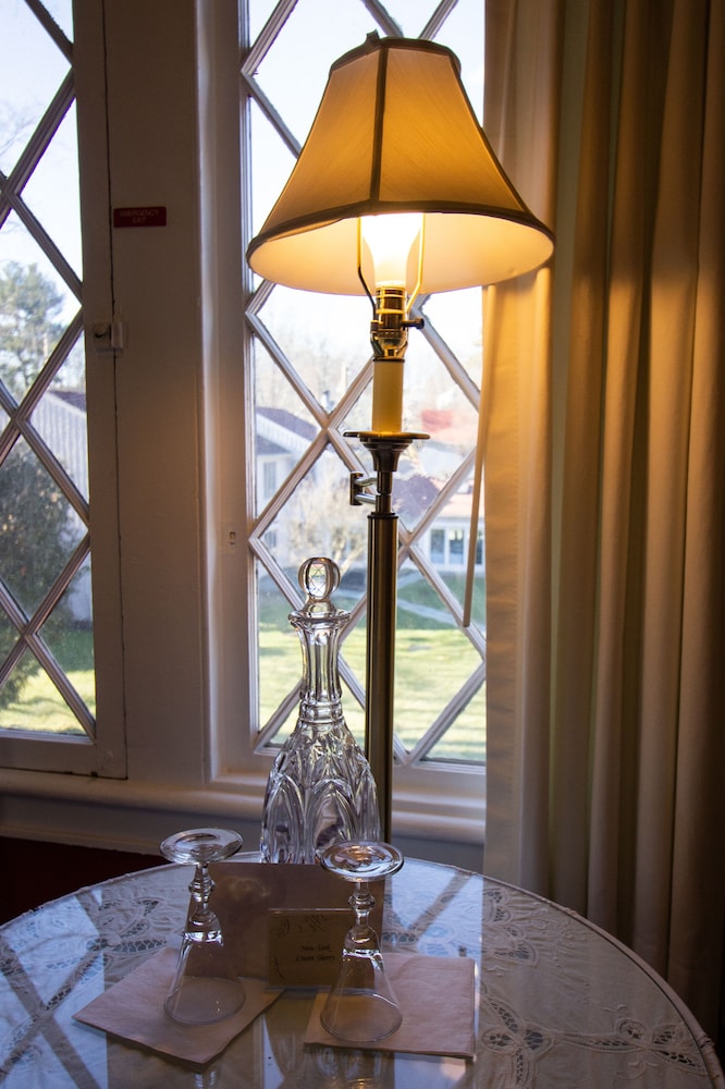 Delamater Inn