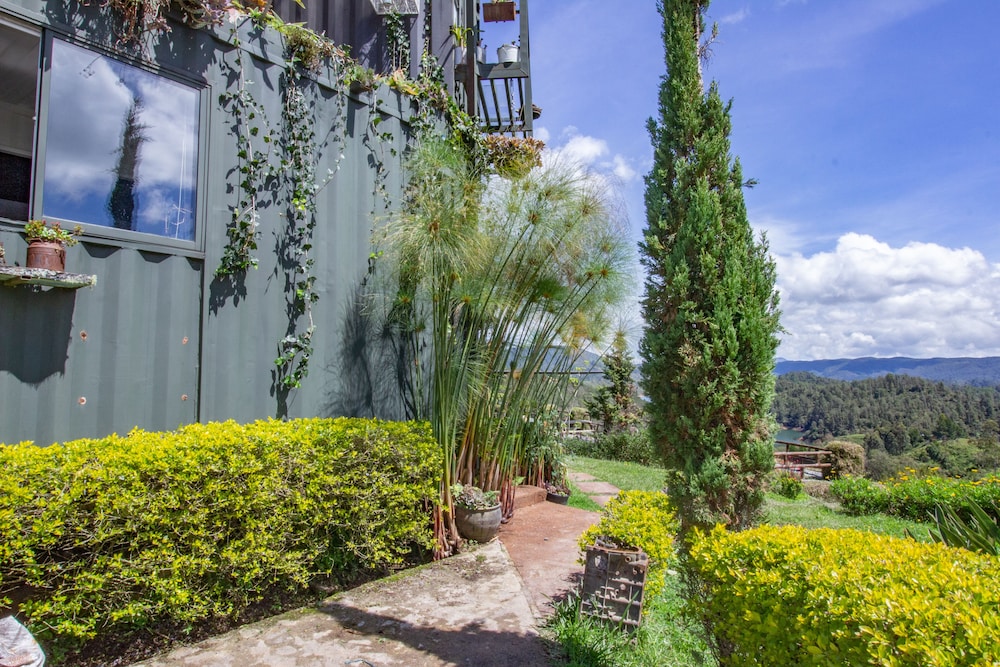 HOBBIT HOTEL
