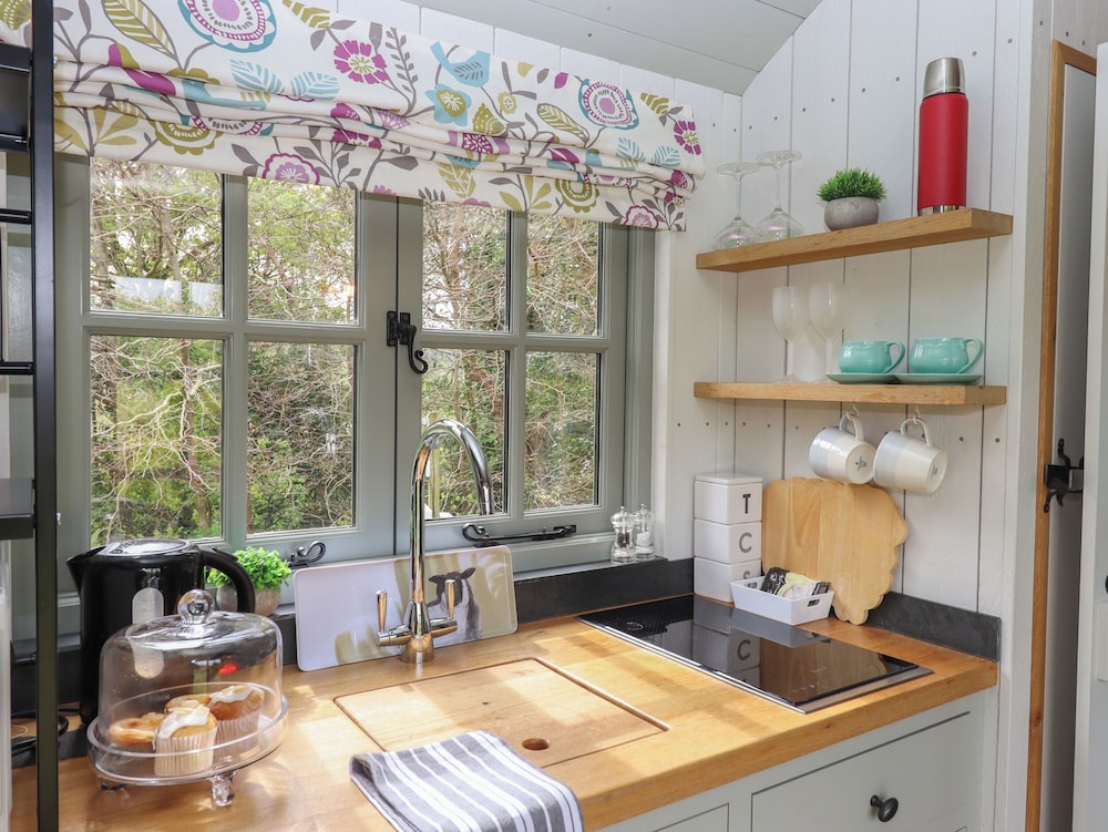 Burr 1 Shepherds Hut