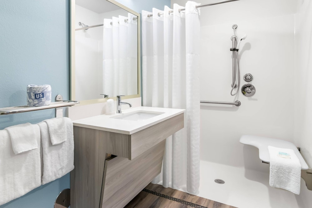 Woodspring Suites Elkhart