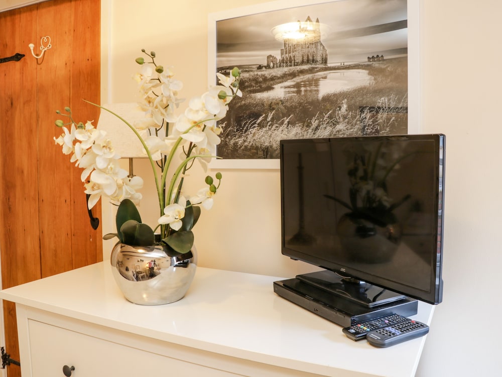 Black Gem Cottage view 4