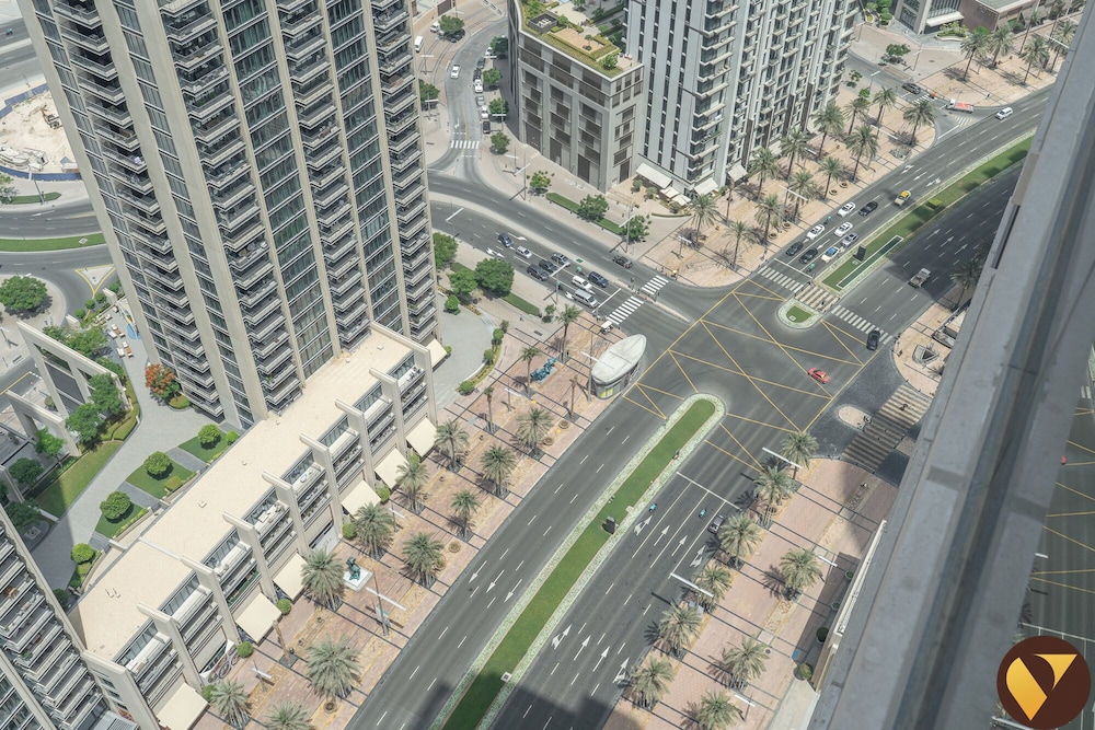 Luxury 2BR in ACT 1 Near Dubai Mall