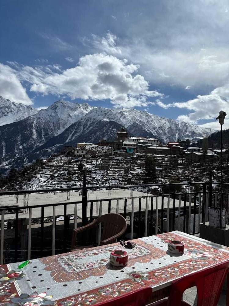Aarav Chaaras Homestay