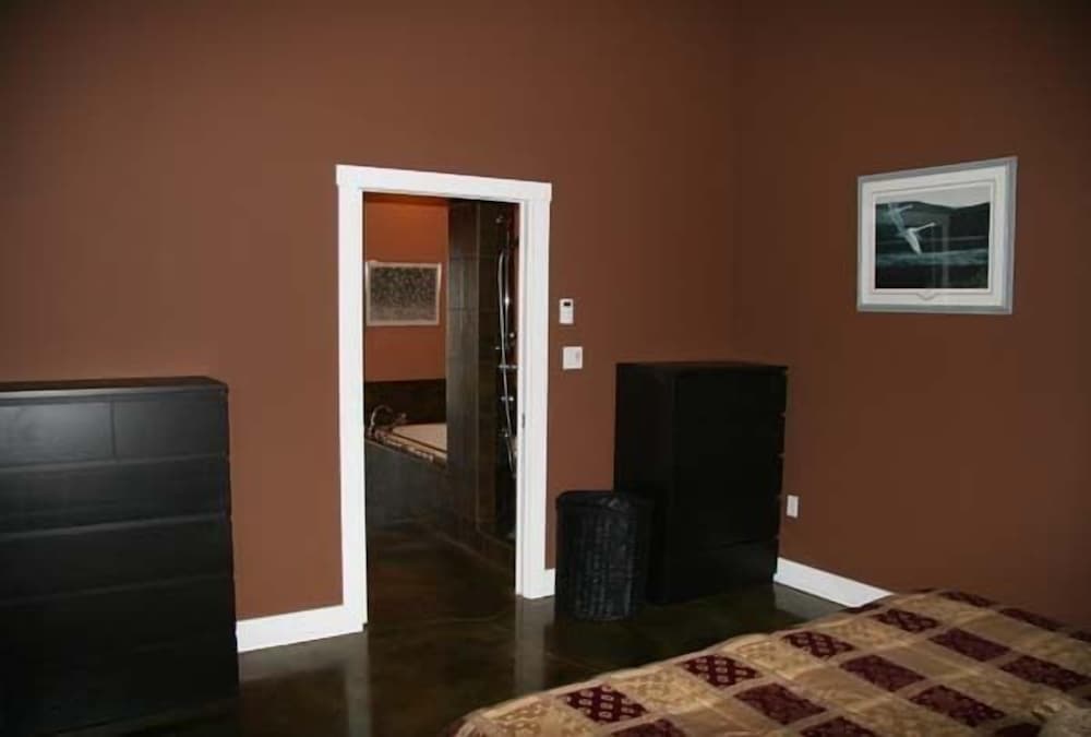 Crooked Tree Guest Suites