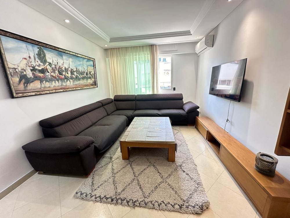 SHRTSTAYS Guesthouse