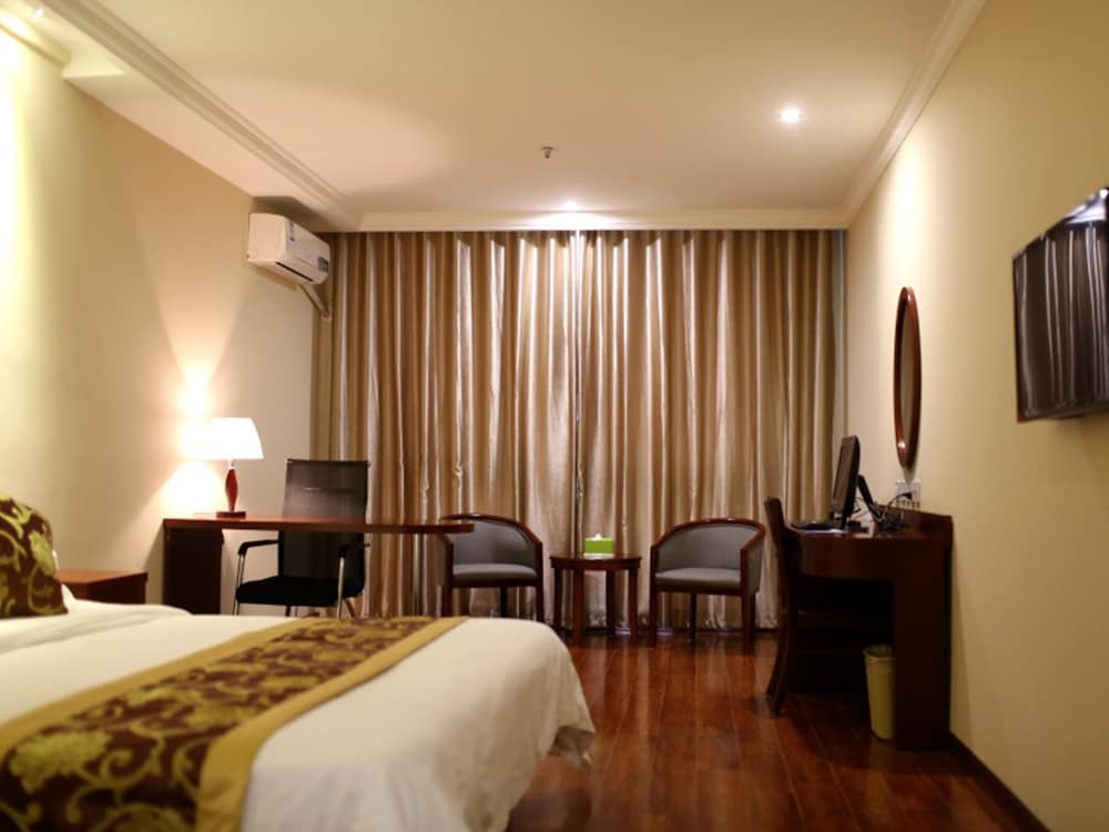 GreenTree Inn Xuzhou High Speed Railway Zhanqian Square Hotel