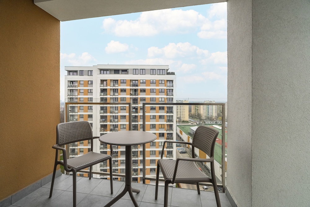 Unique two Bedroom Apartment by Renters