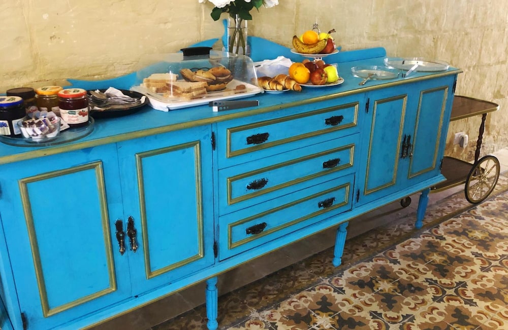Lee's House Bed & Breakfast Sliema