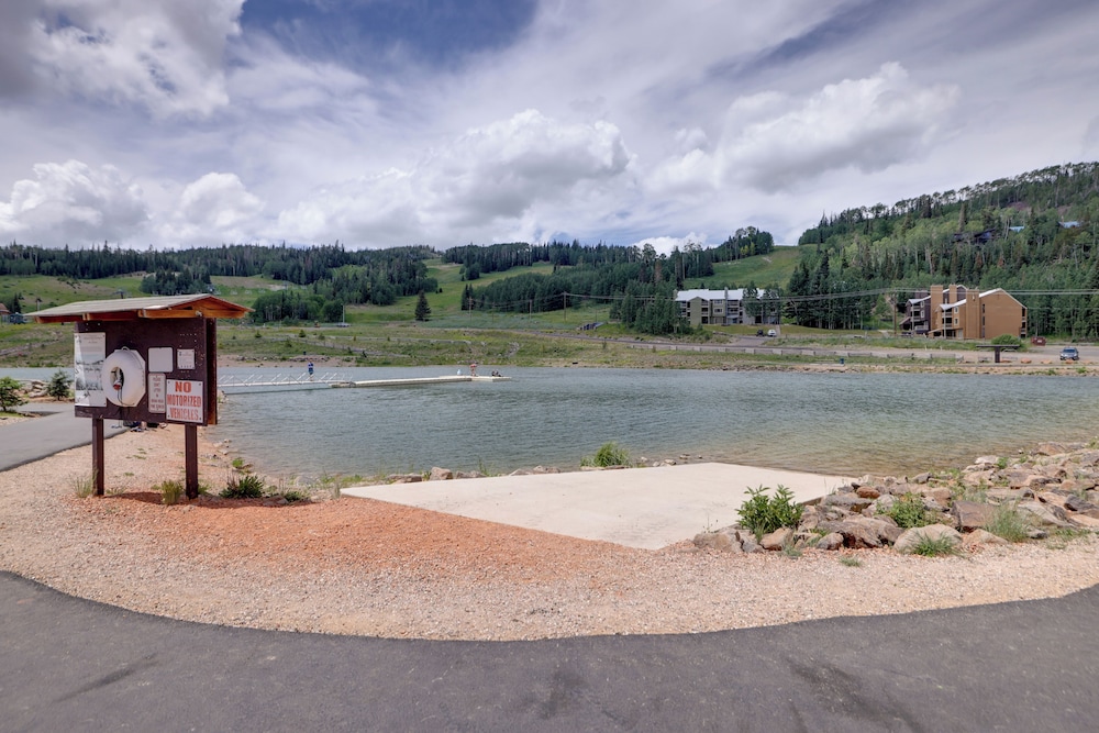 Ski-in/out Condo w/ Hot Tub Access in Brian Head!