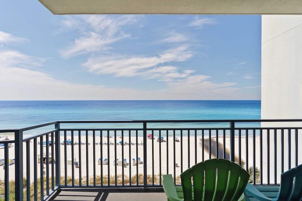Beachfront Stay w/ Resort Amenities & Gulf Views Sterling Breezing #506