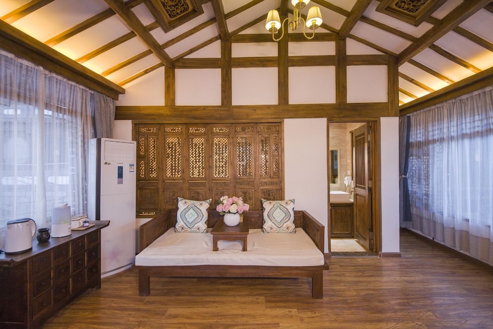 Hua Zhu Fansu Yunju Homestay