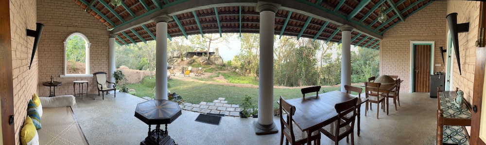 Ella Nine Peaks (Araliya Villa & The Club House)