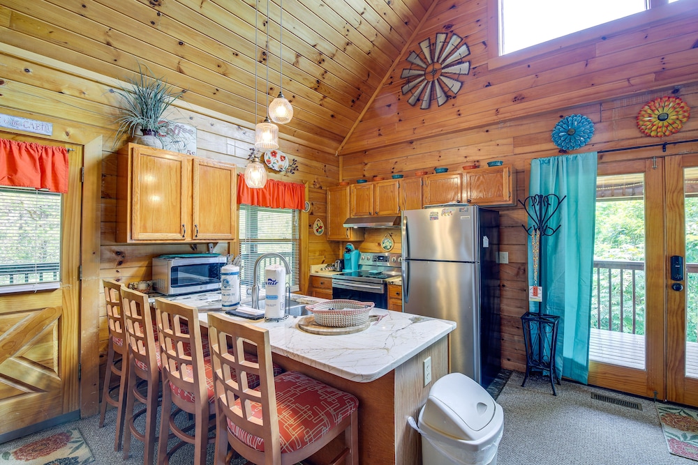 Sevierville Cabin: Private Deck, Community Pool! view 5