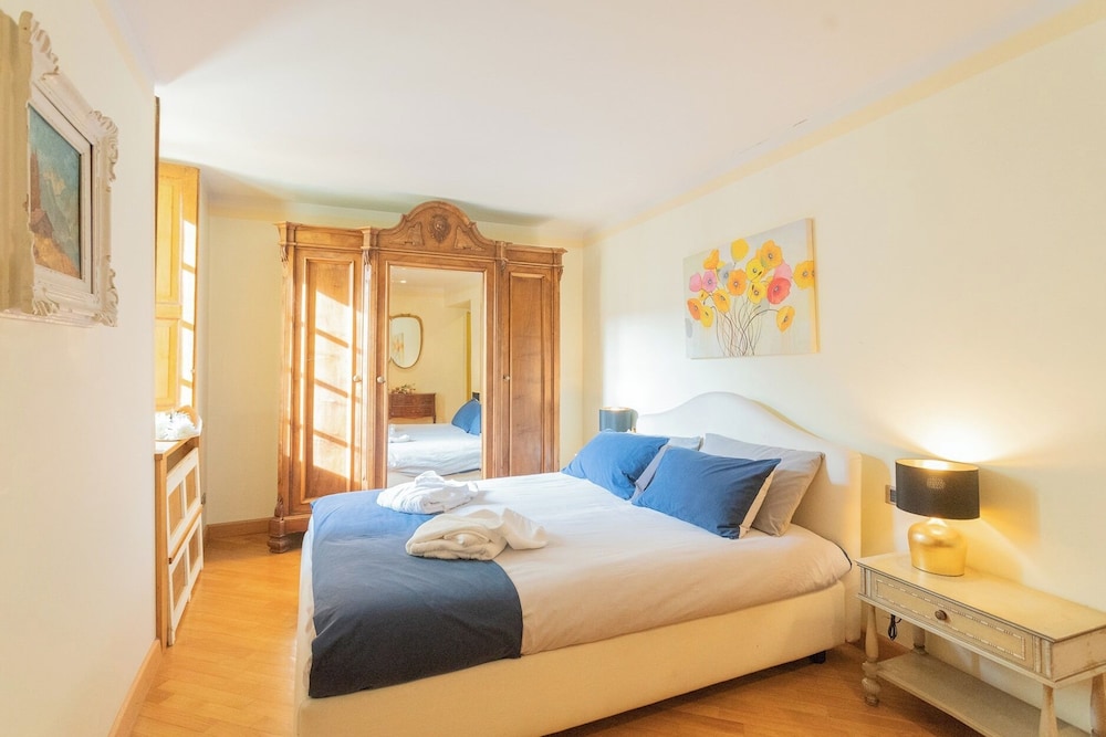 Villa Torre di Palanzo With Magnificent View by Rent all Como
