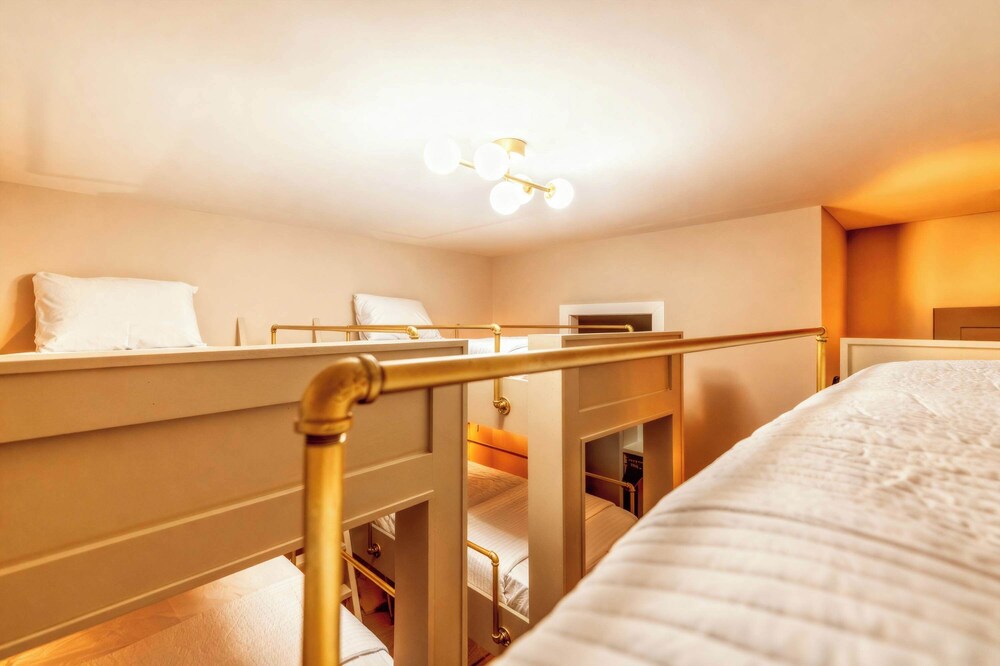 Luxury Retreat Double Rooftop Deck Game Room