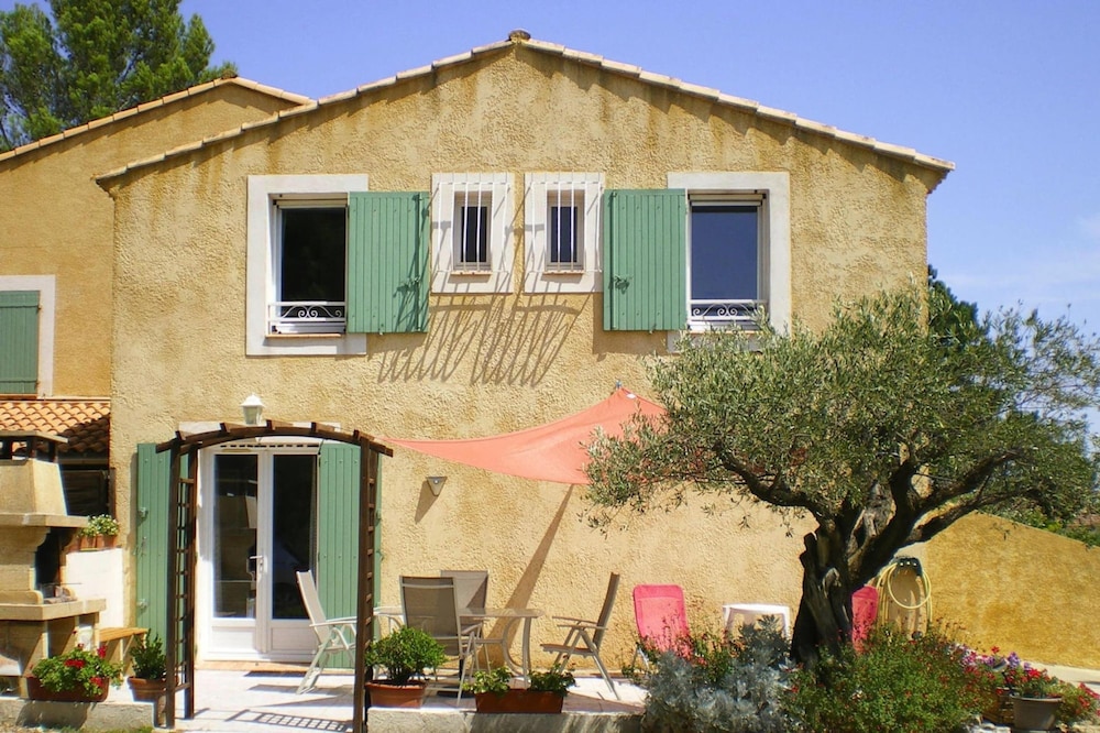 Cottage in Bellegarde Near Camargue Reserve